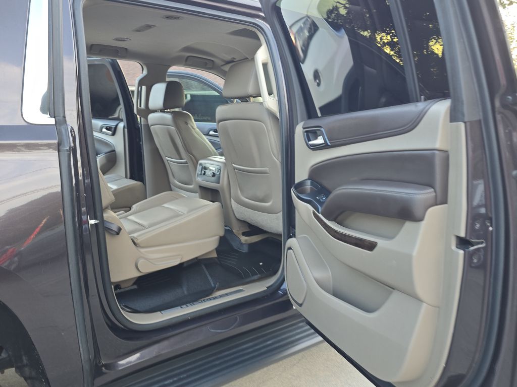 Photo 13 of this CHEVROLET SUBURBAN
