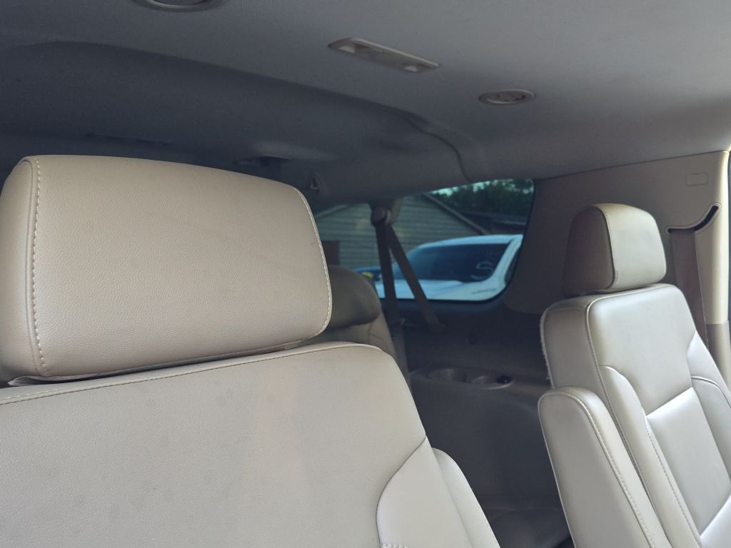 Photo 18 of this CHEVROLET SUBURBAN