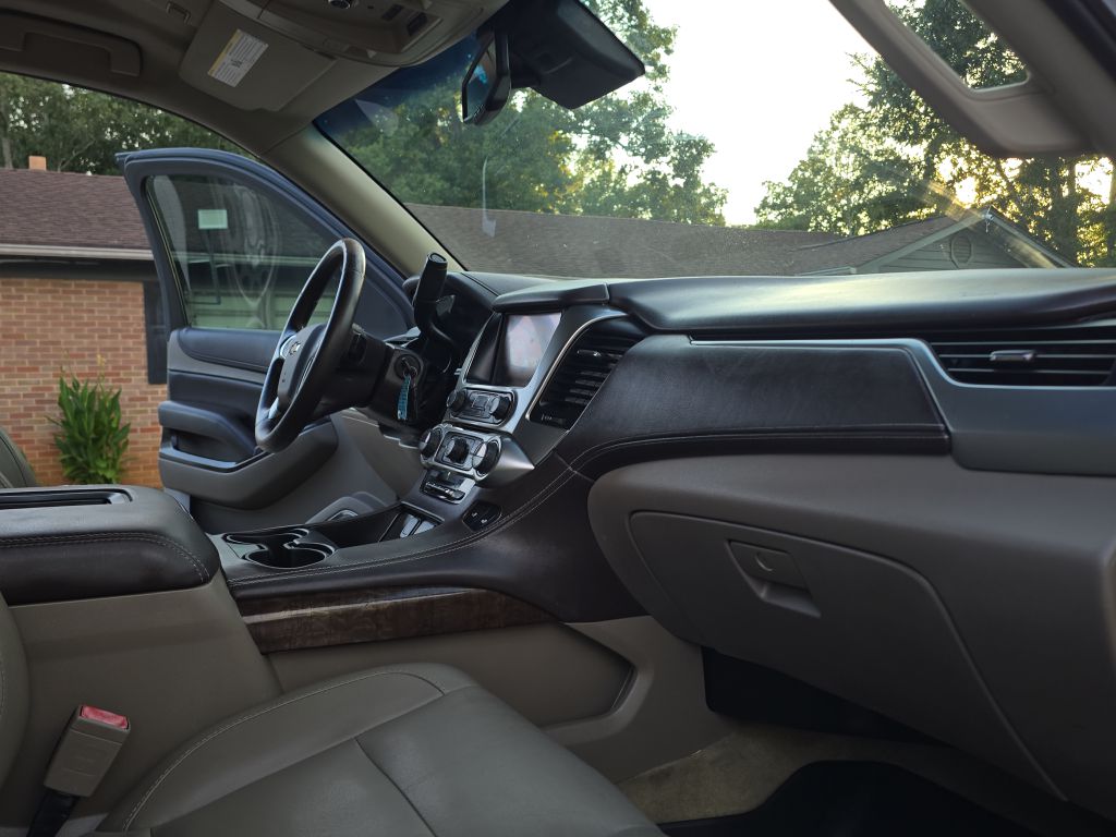 Photo 25 of this CHEVROLET SUBURBAN