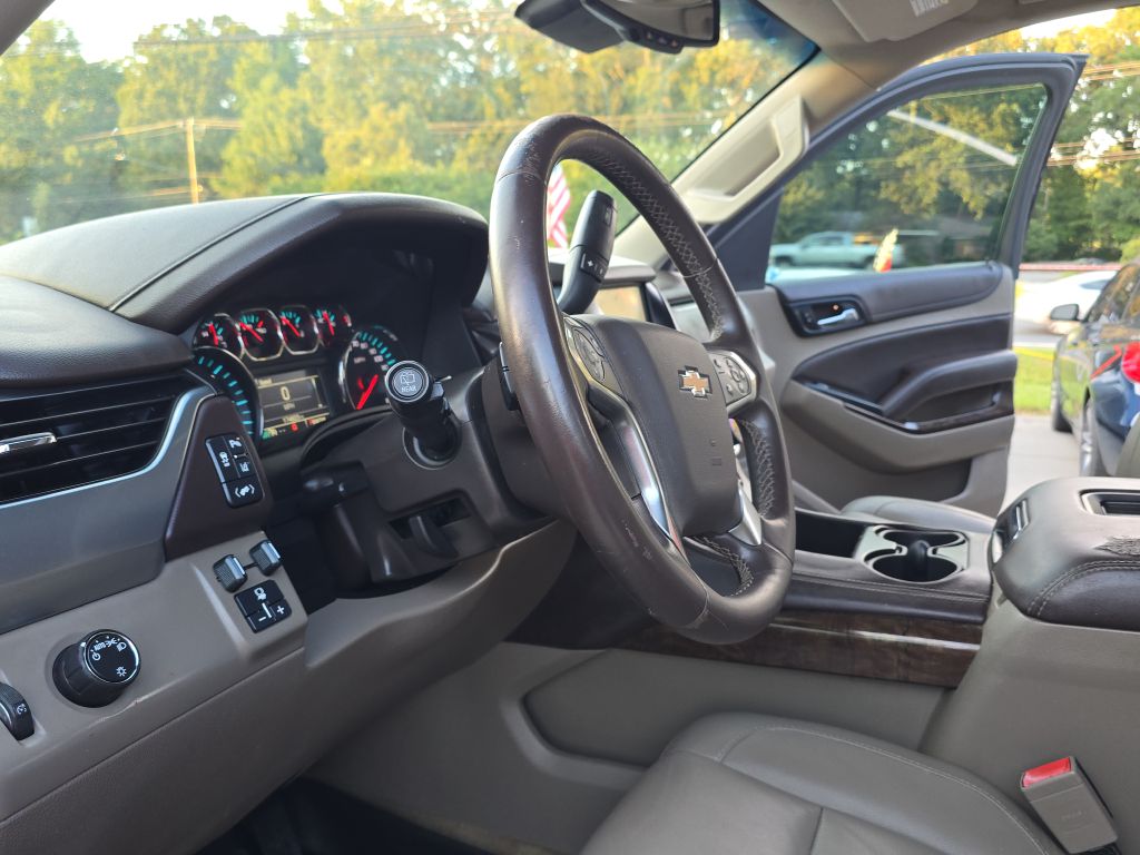 Photo 28 of this CHEVROLET SUBURBAN
