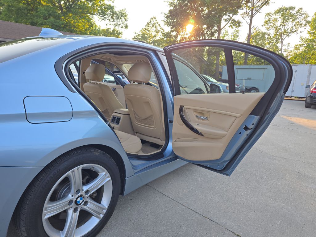 Photo 12 of this BMW 328