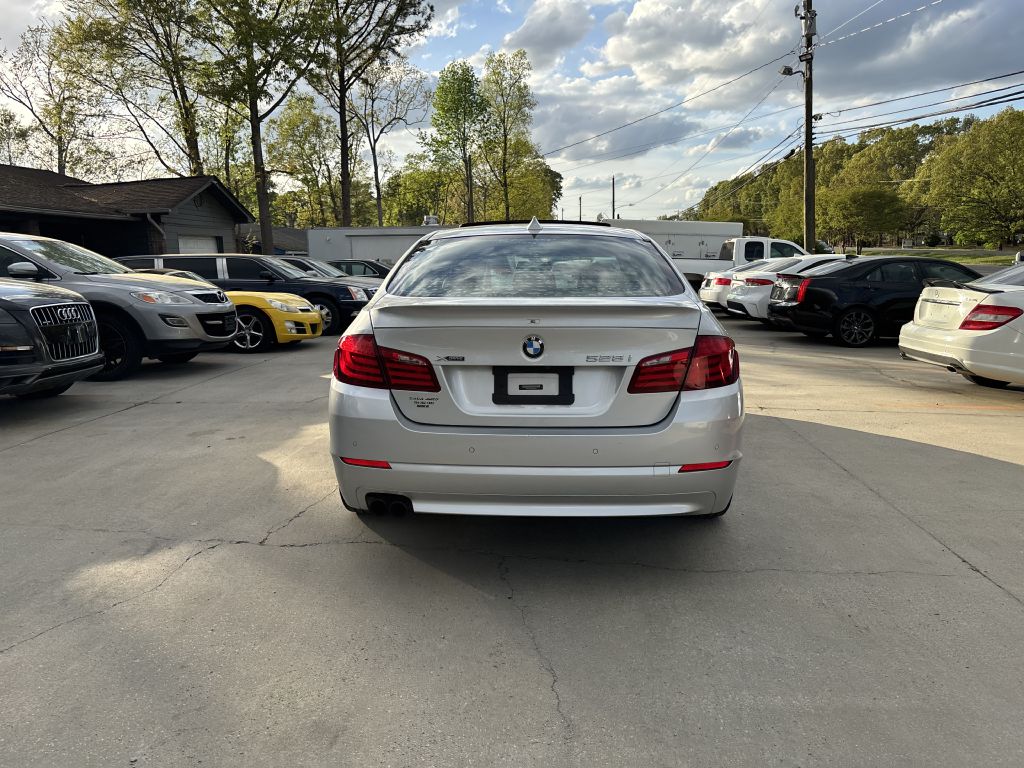 Photo 5 of this BMW 528