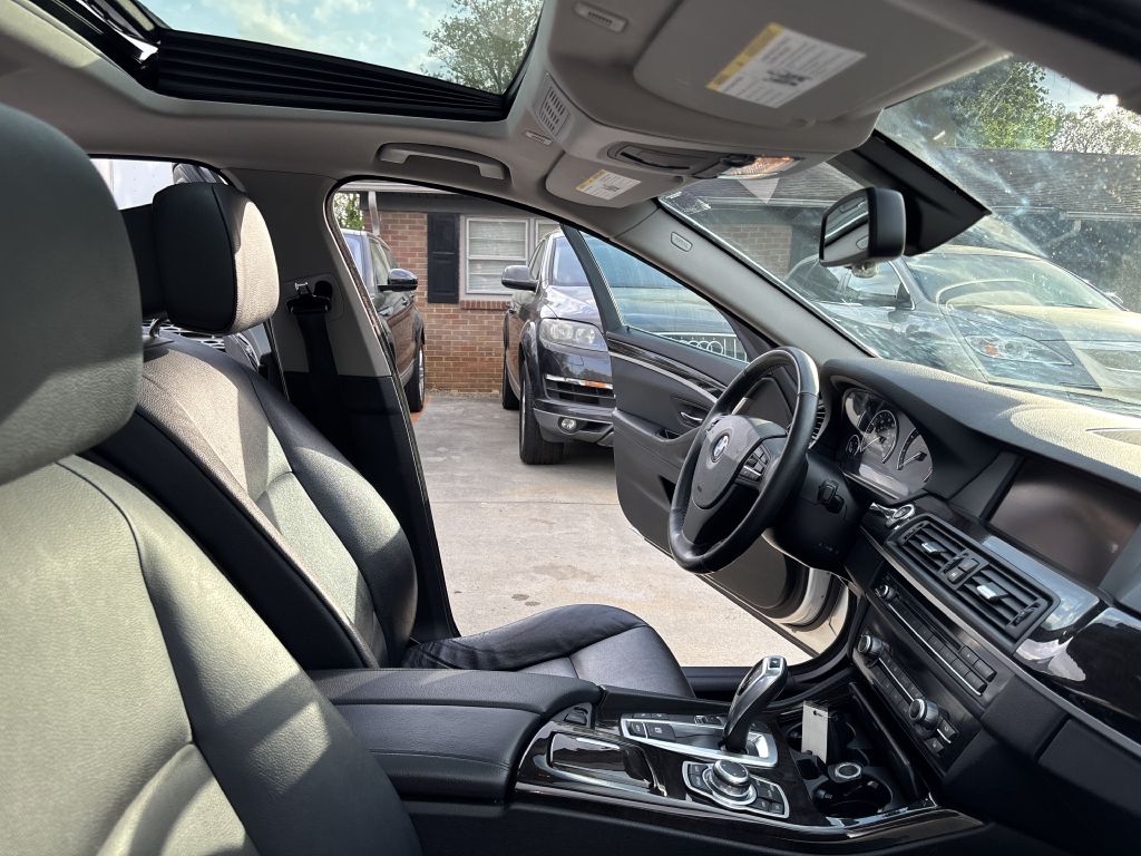 Photo 17 of this BMW 528