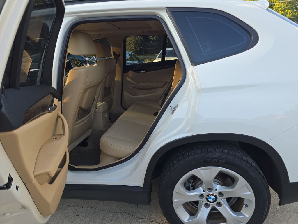 Photo 10 of this BMW X1