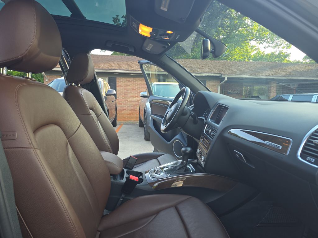 Photo 11 of this AUDI Q5