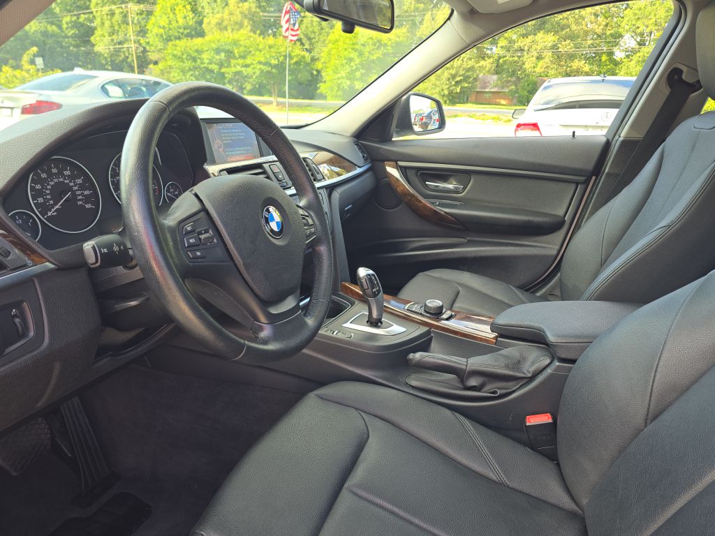 Photo 11 of this BMW 320