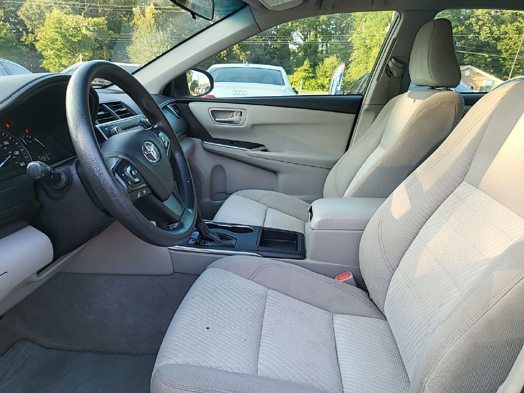 Photo 7 of this TOYOTA CAMRY