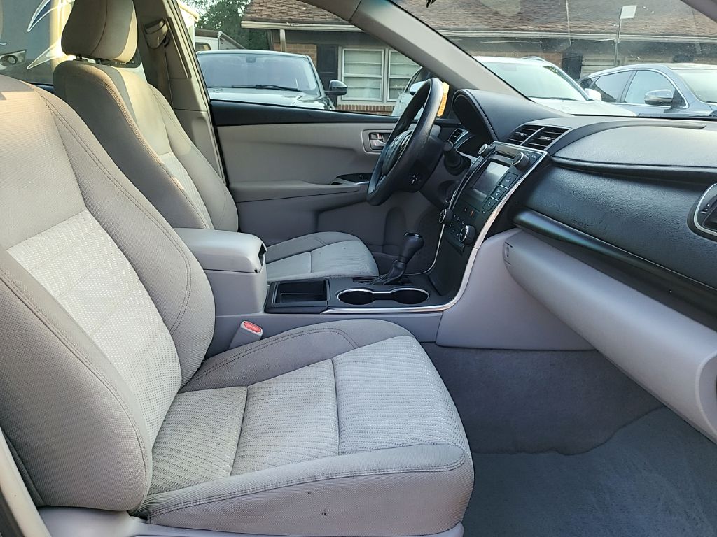 Photo 9 of this TOYOTA CAMRY