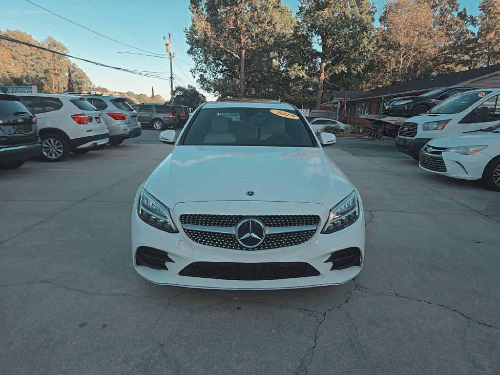 Photo 2 of this MERCEDES-BENZ C-CLASS