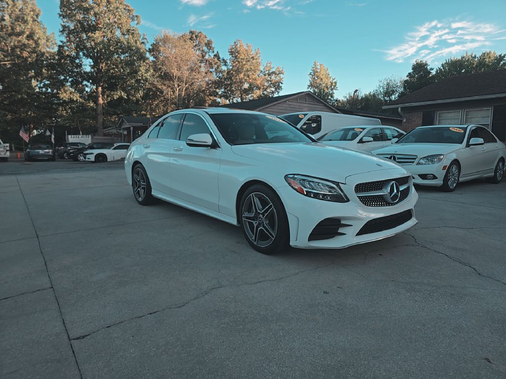 Photo 3 of this MERCEDES-BENZ C-CLASS