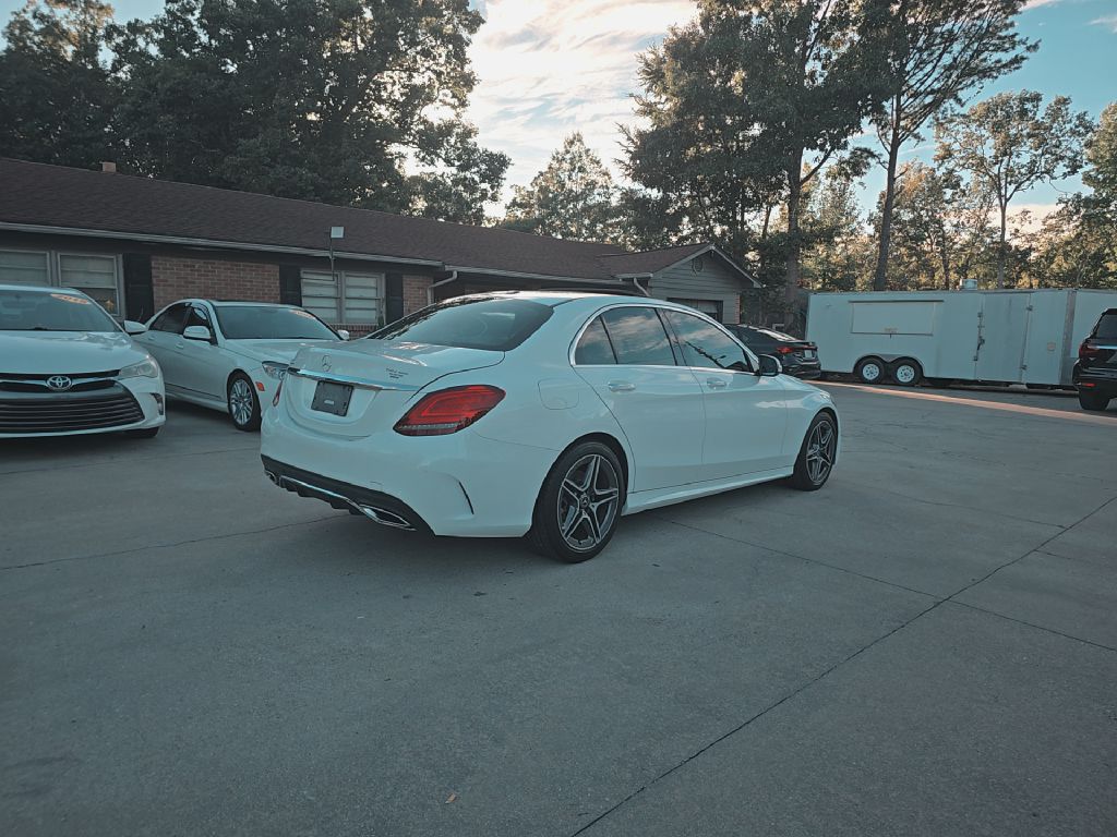 Photo 4 of this MERCEDES-BENZ C-CLASS
