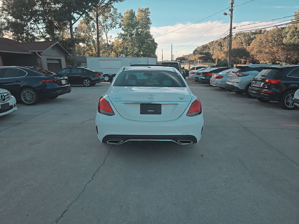 Photo 5 of this MERCEDES-BENZ C-CLASS