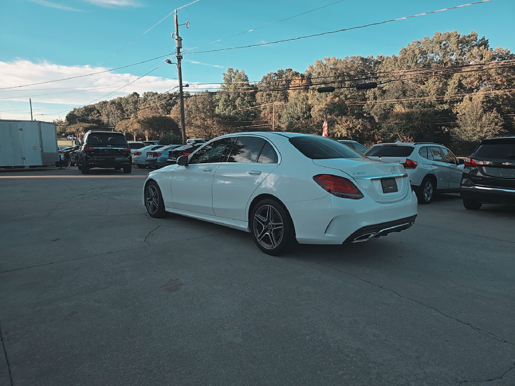 Photo 6 of this MERCEDES-BENZ C-CLASS