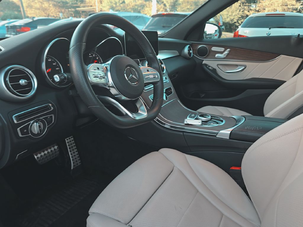 Photo 11 of this MERCEDES-BENZ C-CLASS