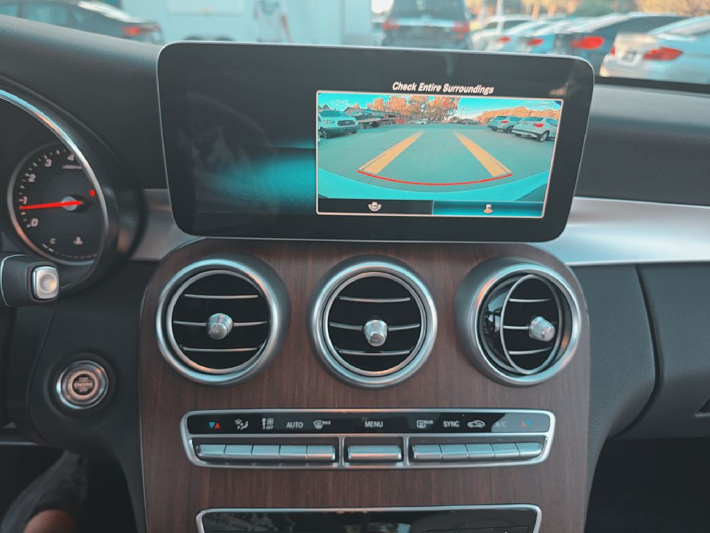 Photo 29 of this MERCEDES-BENZ C-CLASS