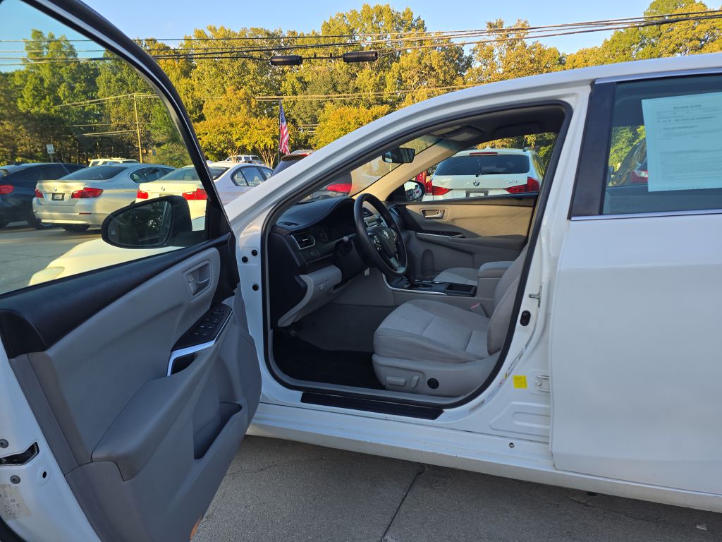 Photo 7 of this TOYOTA CAMRY