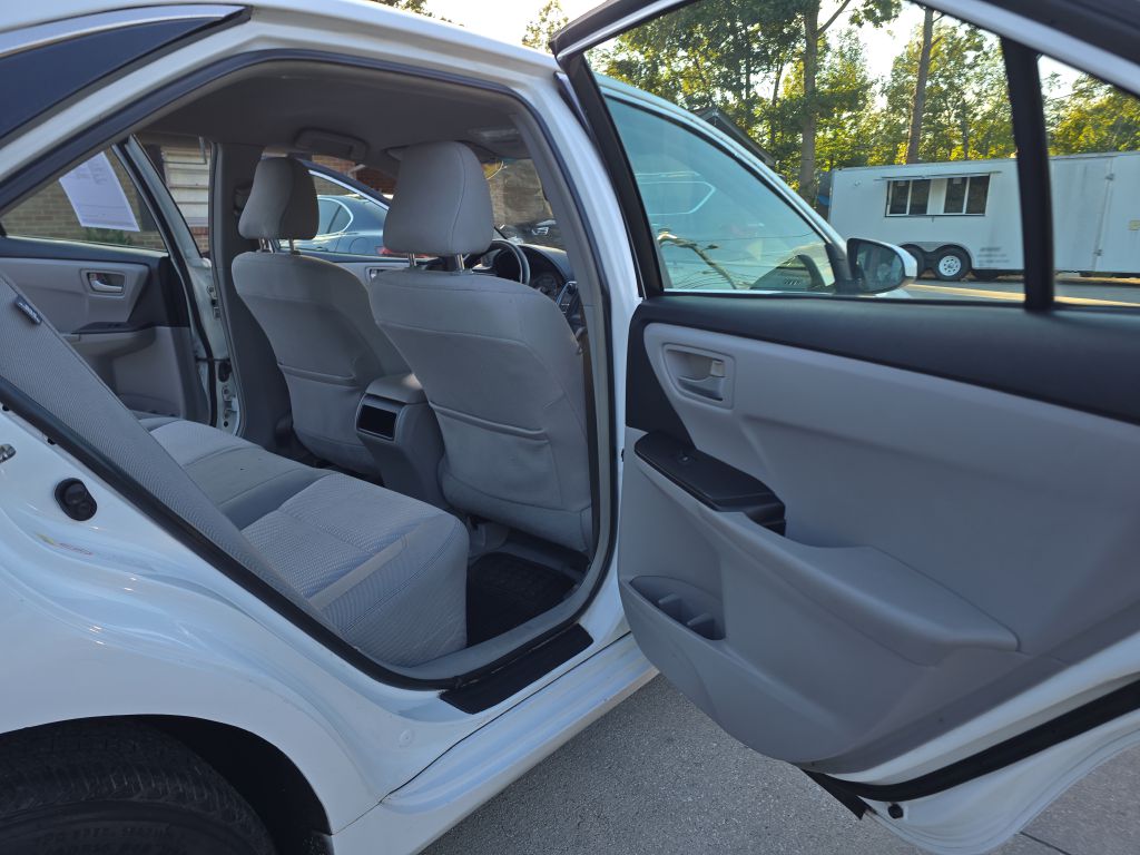 Photo 12 of this TOYOTA CAMRY