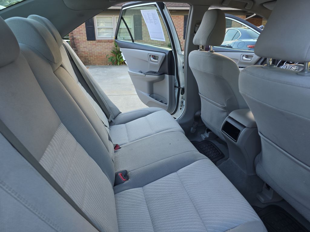 Photo 14 of this TOYOTA CAMRY