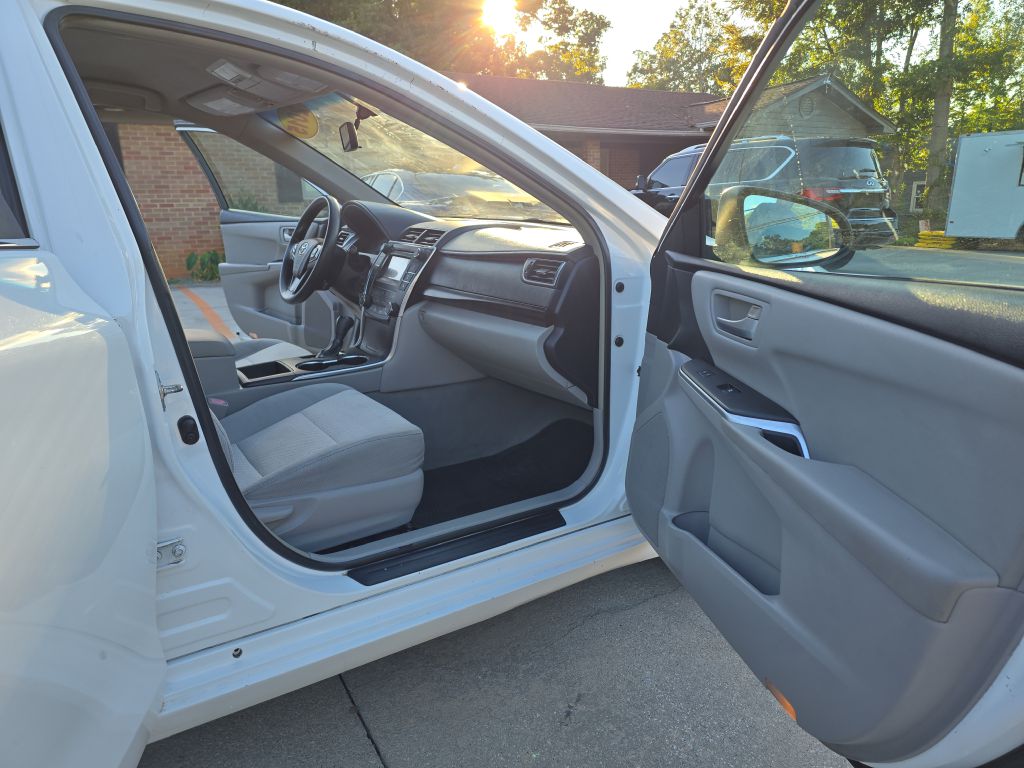 Photo 15 of this TOYOTA CAMRY