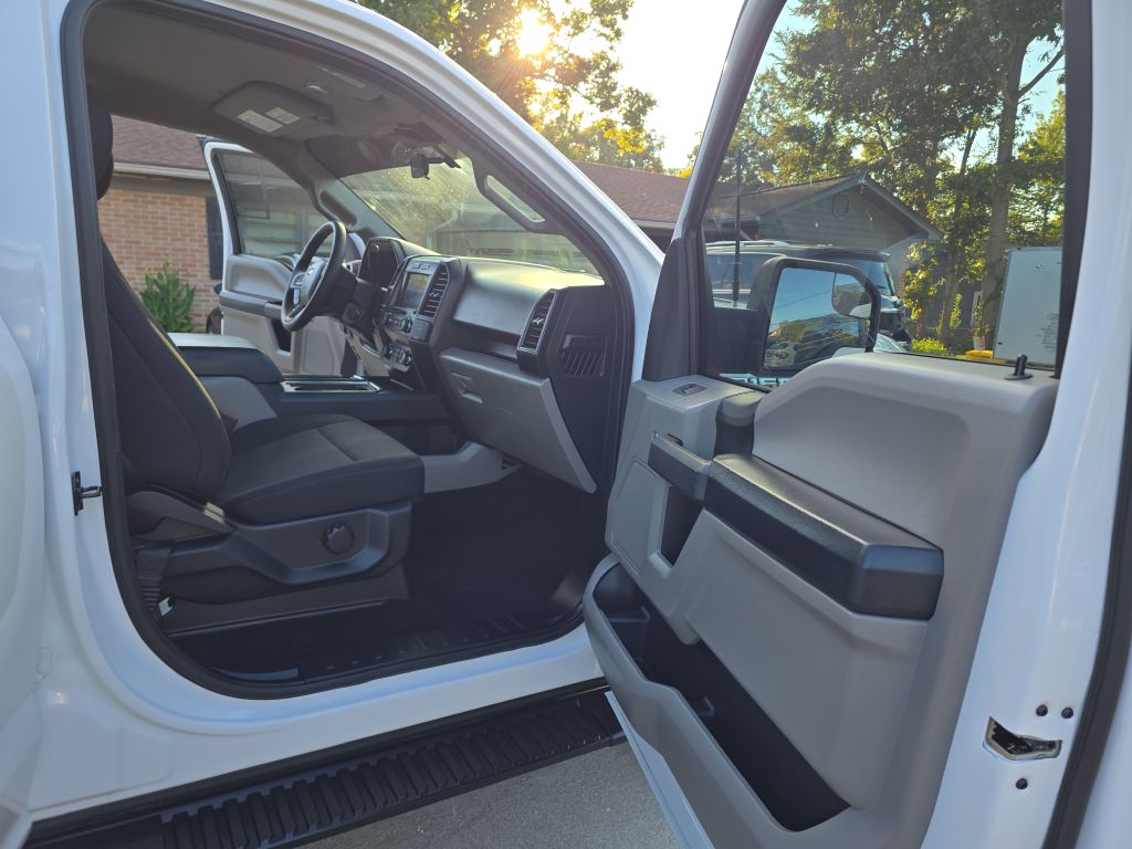 Photo 21 of this FORD F150