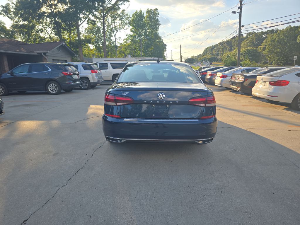 Photo 5 of this VOLKSWAGEN PASSAT