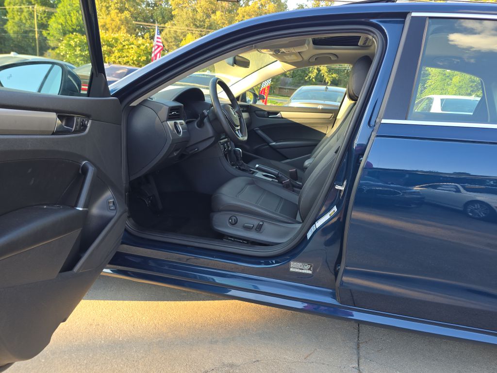 Photo 9 of this VOLKSWAGEN PASSAT
