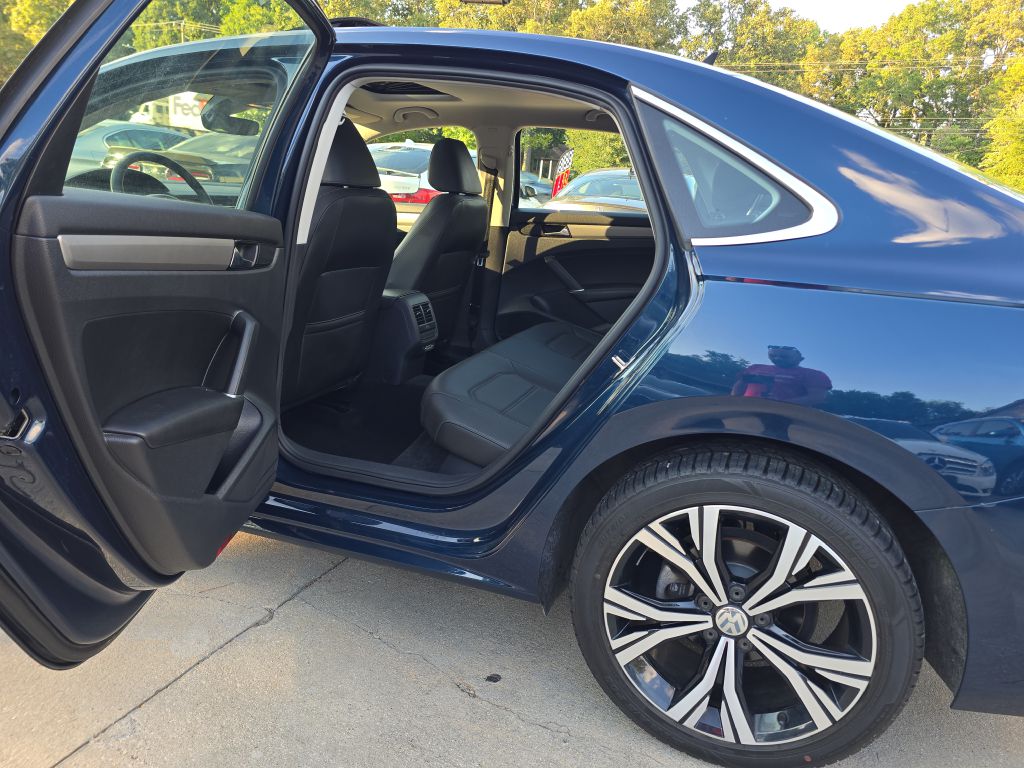 Photo 13 of this VOLKSWAGEN PASSAT