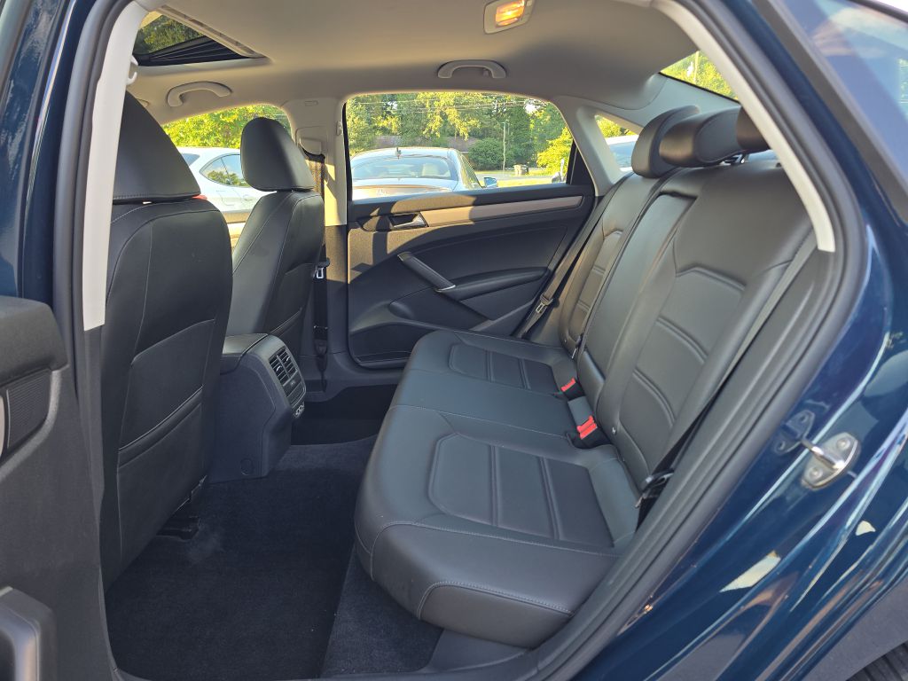 Photo 14 of this VOLKSWAGEN PASSAT
