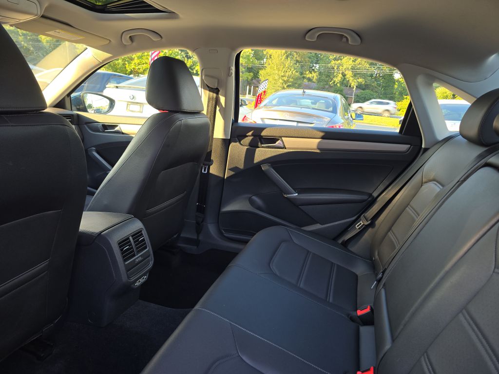 Photo 15 of this VOLKSWAGEN PASSAT