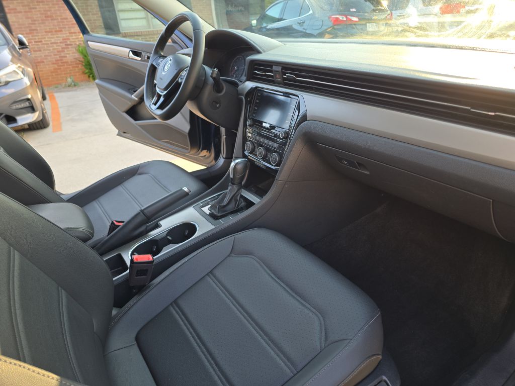 Photo 21 of this VOLKSWAGEN PASSAT