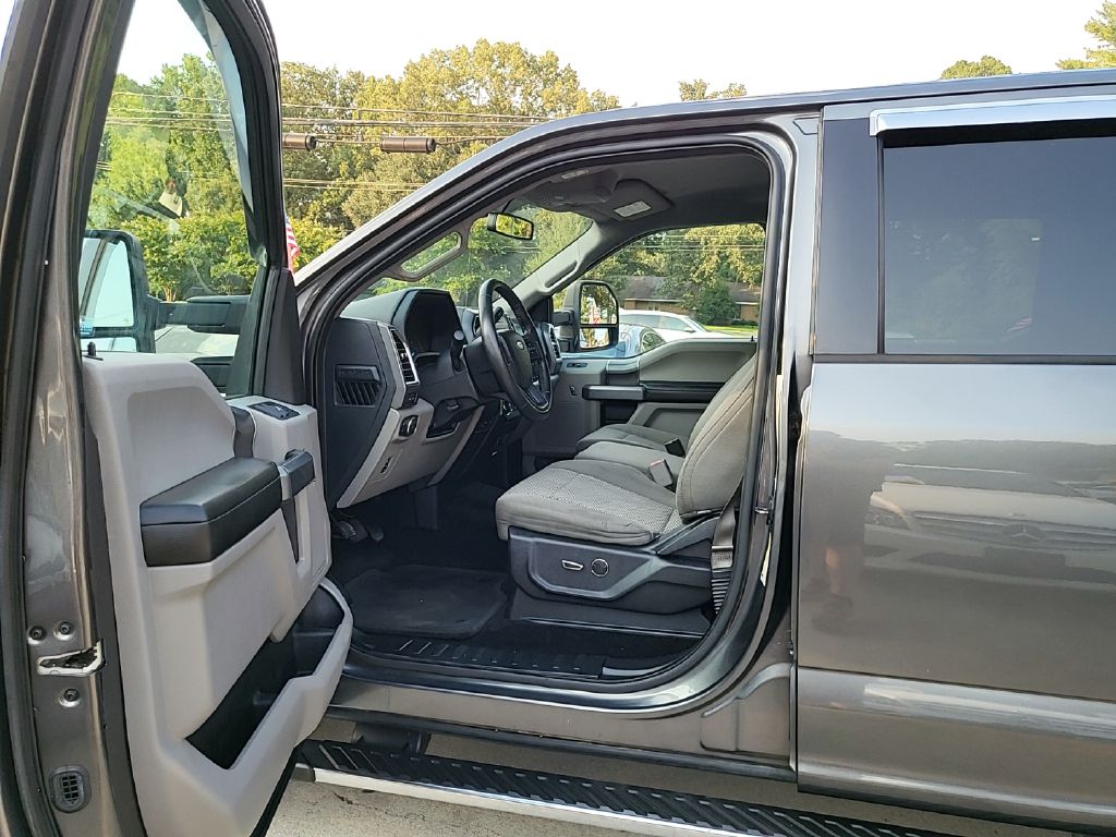 Photo 9 of this FORD F150