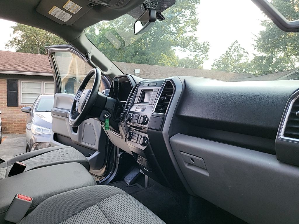 Photo 21 of this FORD F150