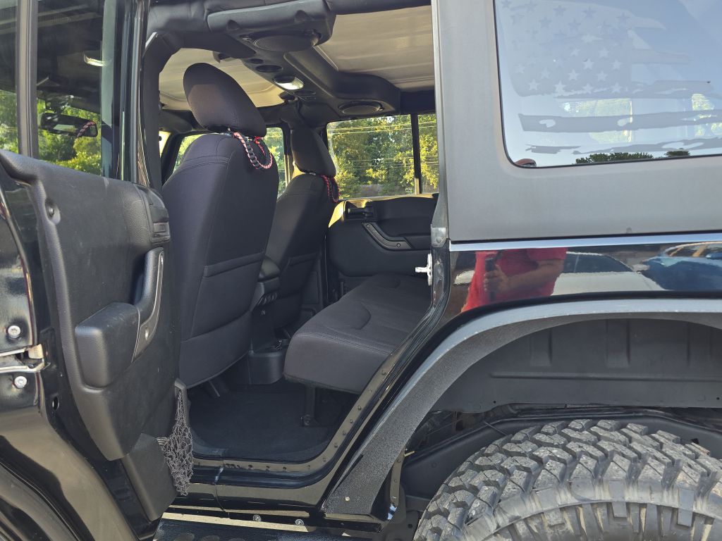 Photo 15 of this JEEP WRANGLER UNLIMI