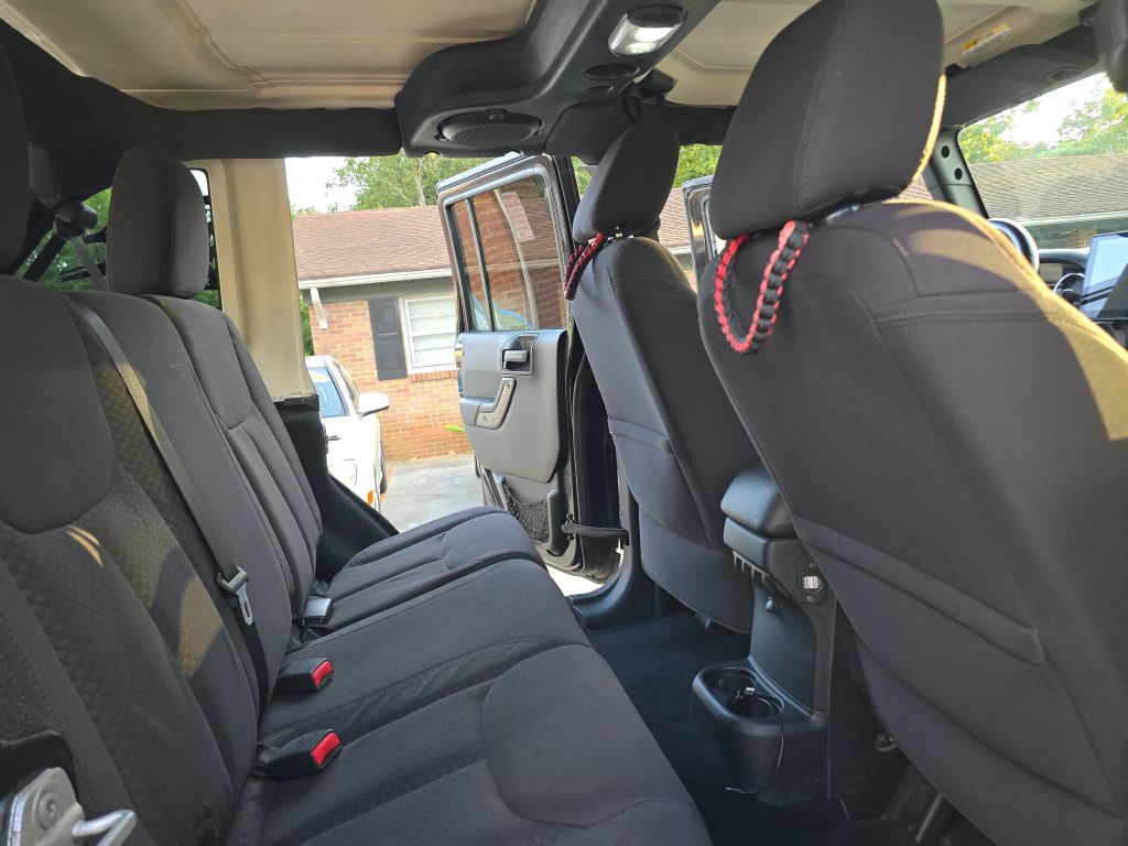 Photo 19 of this JEEP WRANGLER UNLIMI