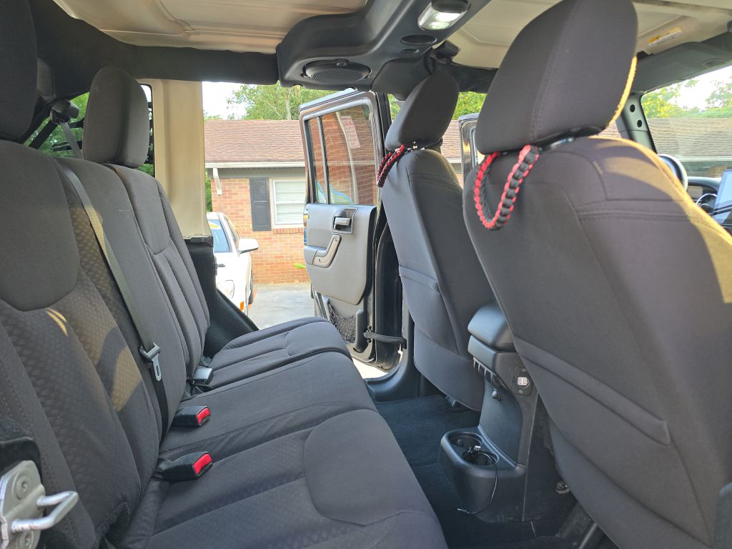 Photo 20 of this JEEP WRANGLER UNLIMI