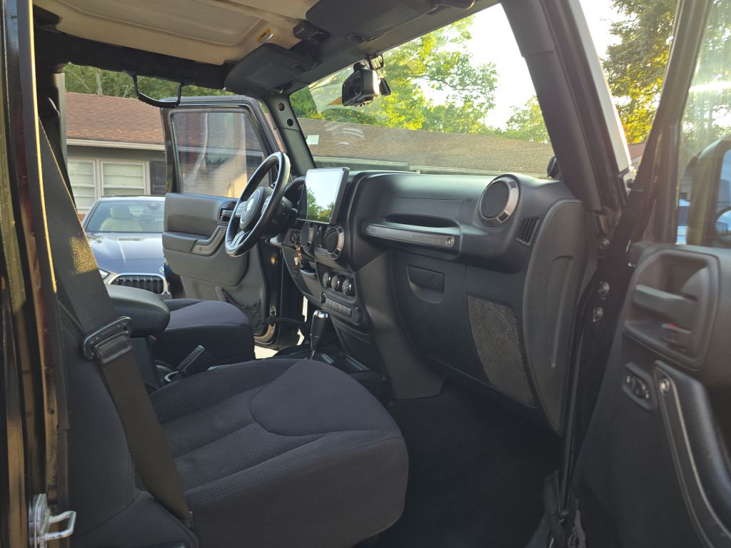 Photo 21 of this JEEP WRANGLER UNLIMI