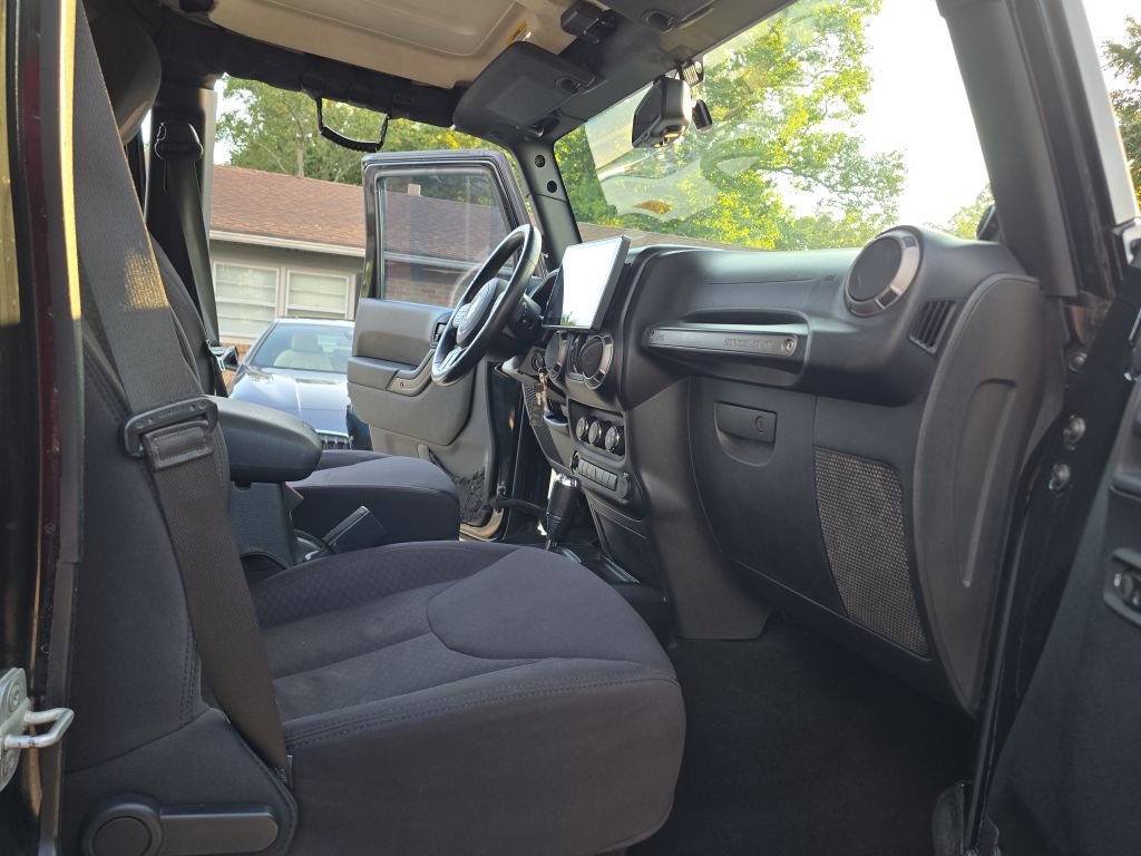 Photo 23 of this JEEP WRANGLER UNLIMI