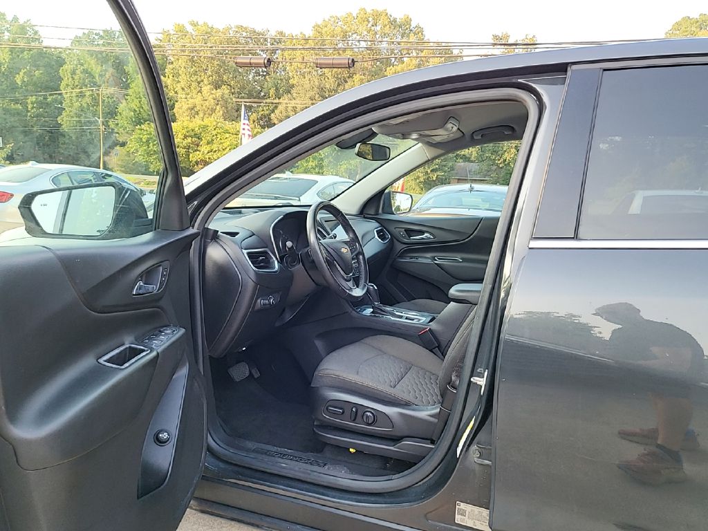 Photo 7 of this CHEVROLET EQUINOX