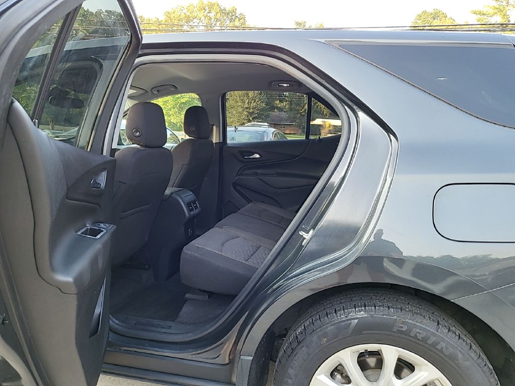 Photo 10 of this CHEVROLET EQUINOX