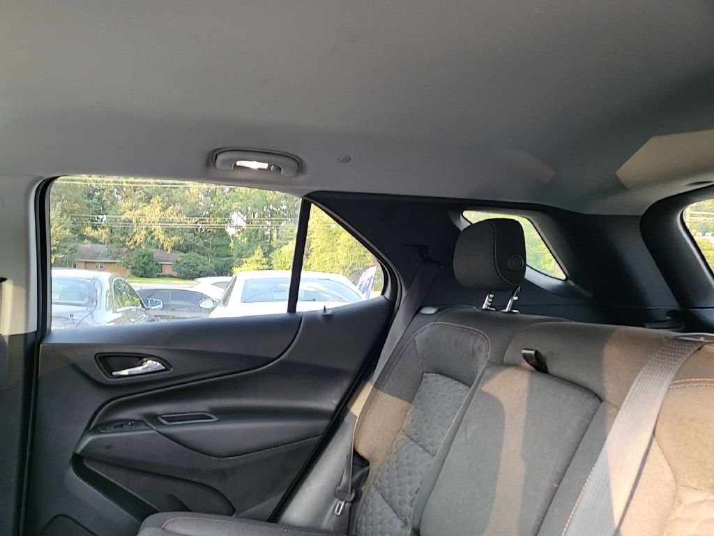 Photo 13 of this CHEVROLET EQUINOX