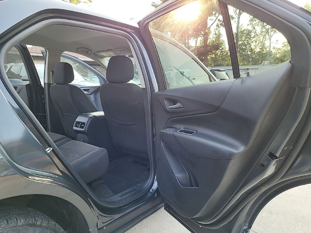 Photo 14 of this CHEVROLET EQUINOX
