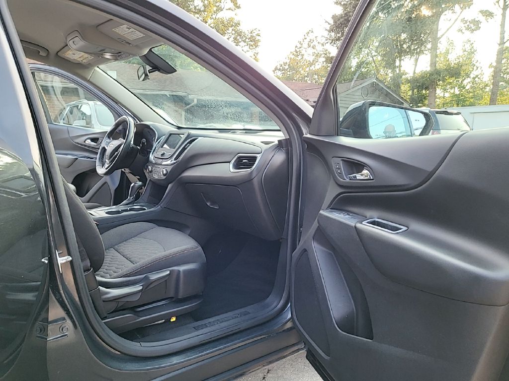 Photo 17 of this CHEVROLET EQUINOX