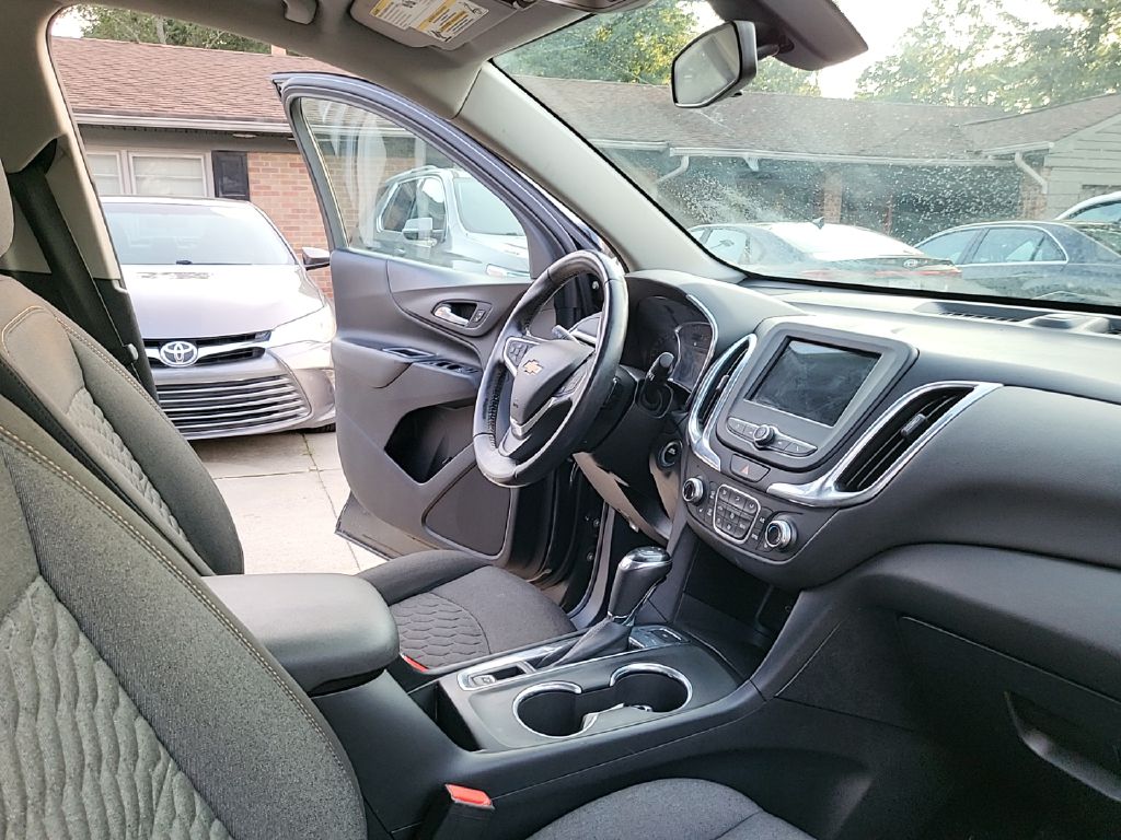 Photo 19 of this CHEVROLET EQUINOX