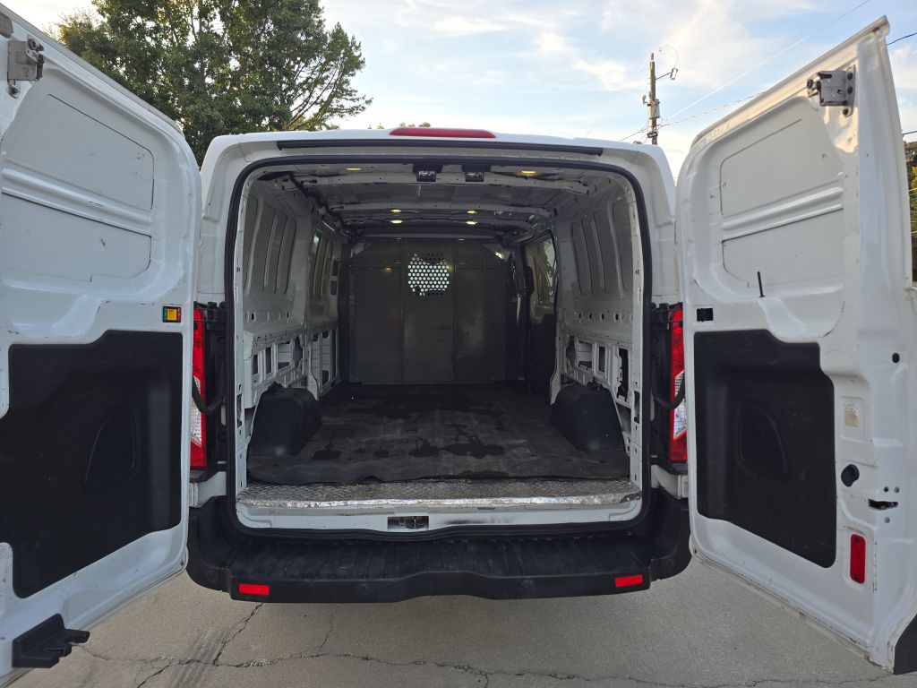 Photo 9 of this FORD TRANSIT