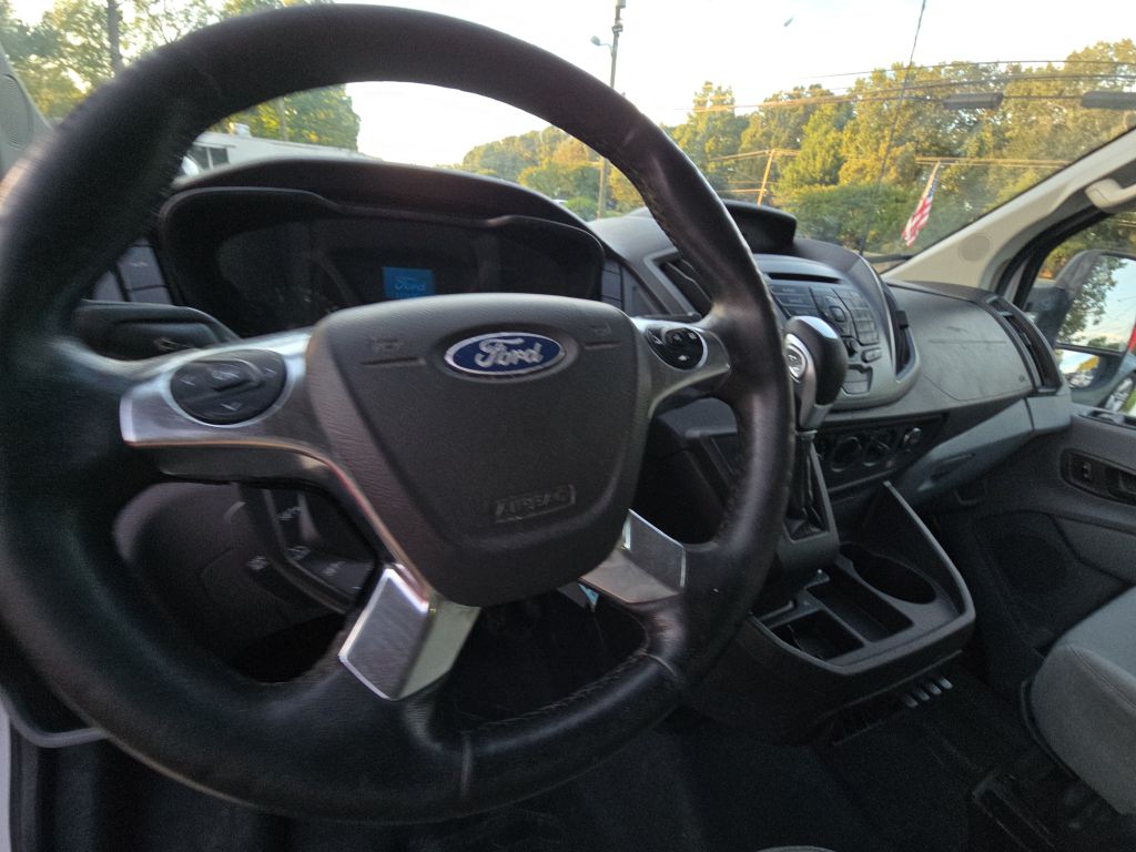 Photo 14 of this FORD TRANSIT