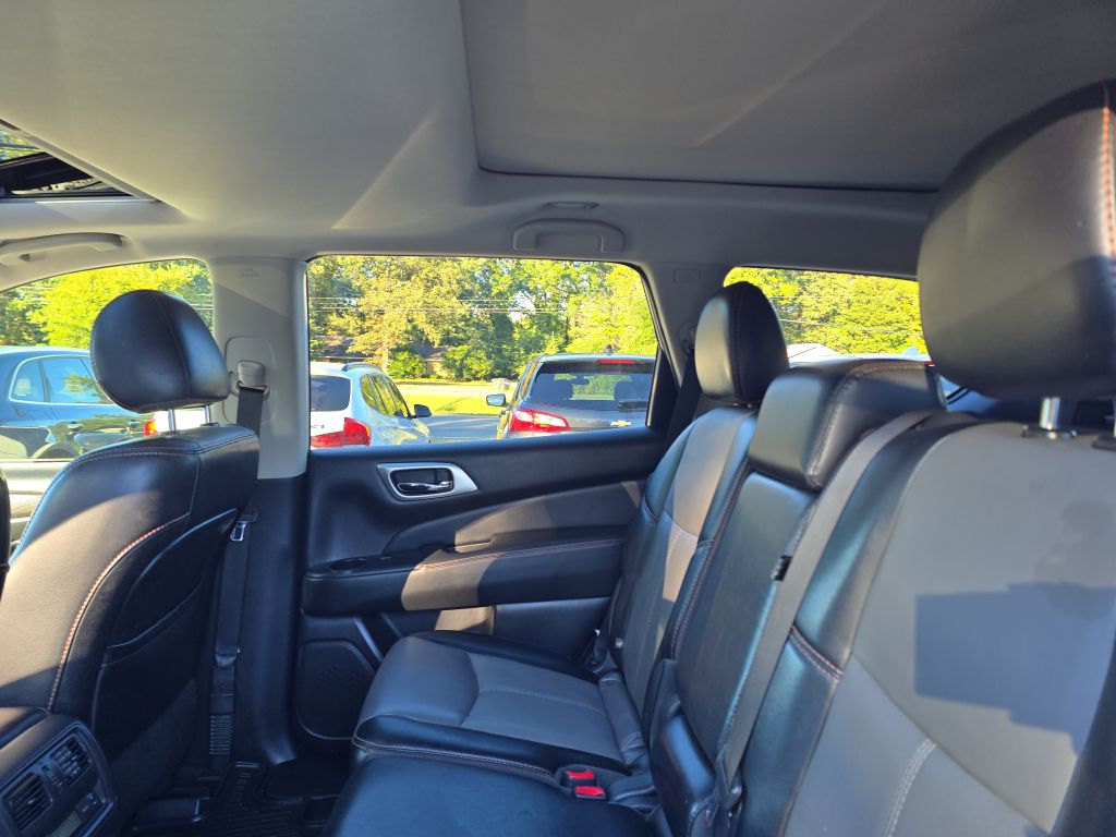 Photo 14 of this NISSAN PATHFINDER
