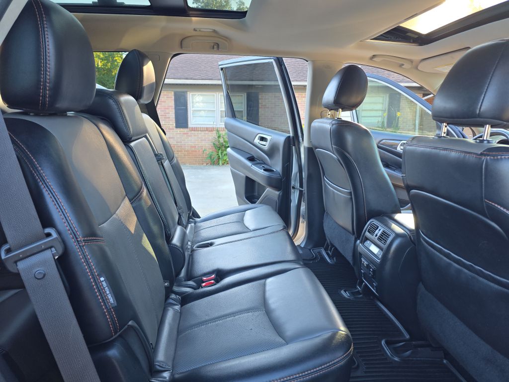 Photo 22 of this NISSAN PATHFINDER
