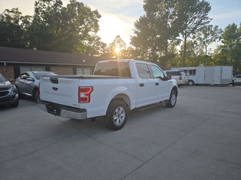 Photo 4 of this FORD F150