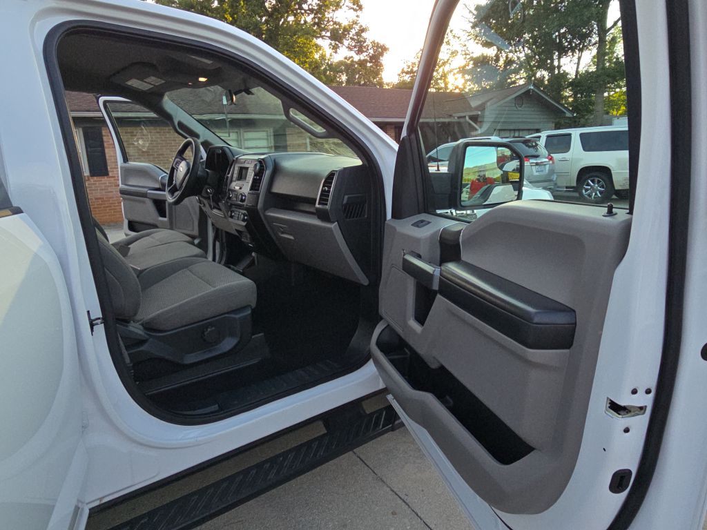 Photo 20 of this FORD F150