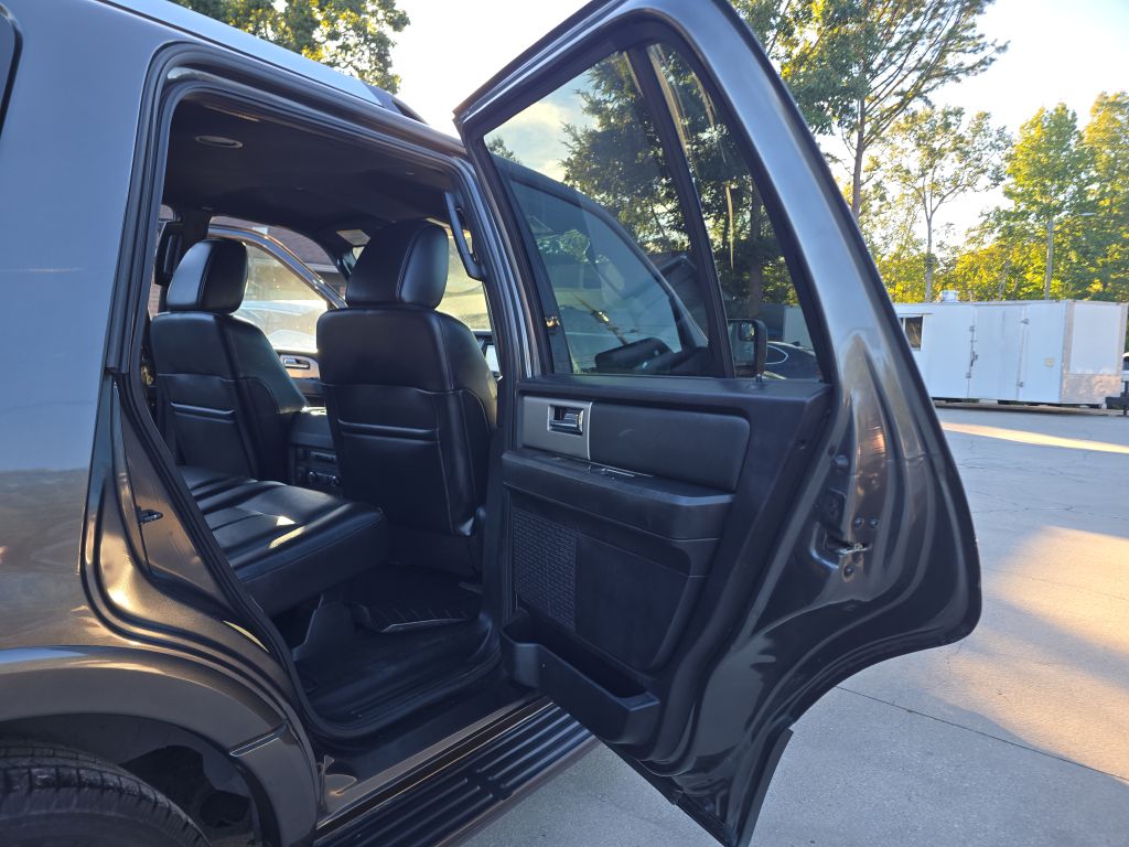Photo 21 of this FORD EXPEDITION